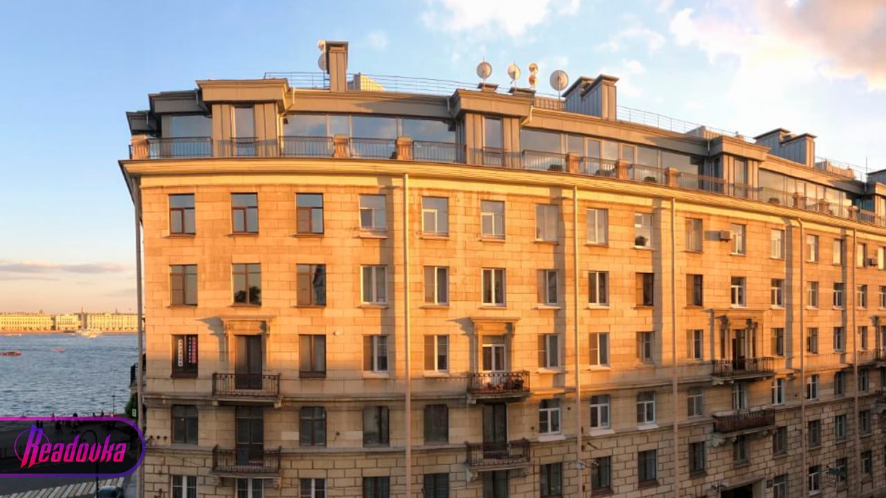 В Питере продают квартиру в сталинке площадью больше половины км за 1 млрд