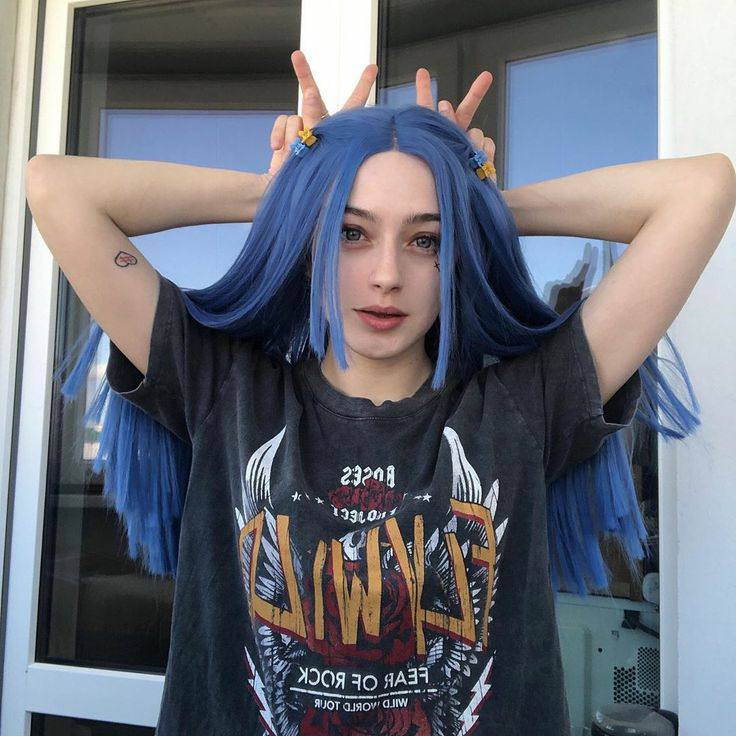 В дурдоме всё стабильно: за «пропаганду русского фашизма и нацизма» украинский сайт «Миротворец» внес в свою базу исполнительницу Мэйби Бэйби