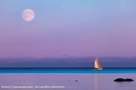 Бобровая луна взошла над Ладожским озером