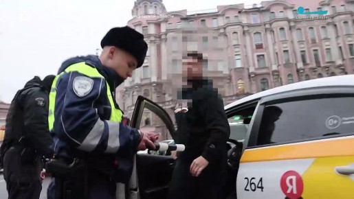 Полиция провела масштабный рейд в Петроградском районе Санкт-Петербурга, проверив около 500 транспортных средств и более 700 граждан