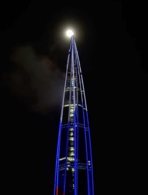 Бобровую Луну поймали астрономы-любители на шпиле «Лахта Центра»