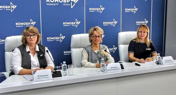 Сегодня героем нашей рубрики «Одна судьба – одна Победа!» стала наша коллега Шутова Марина Викторовна, председатель участковой избирательной комиссии №392 Гатчинского муниципального округа Сегодня героем нашей рубрики «Одна судьба – одна Победа!» стала наша коллега Шутова Марина Викторовна, председатель участковой избирательной комиссии №392 Гатчинского муниципального округа