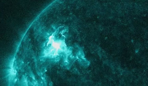 Ночью на Солнце случился второй серьезный выброс плазмы