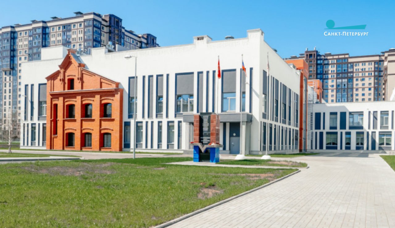 По программе реновации советских школ в ближайшие годы в Петербурге построят 30 новых зданий со спортивными залами, бассейнами, лабораториями и мастерскими