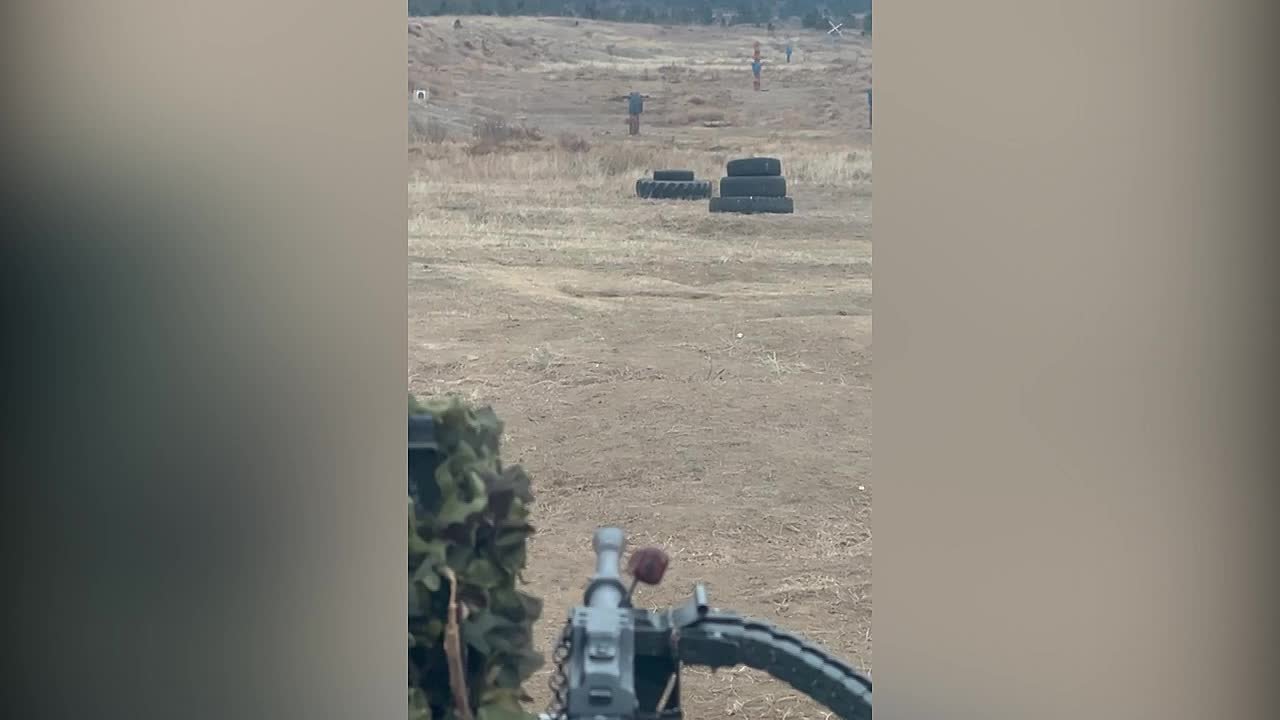 Работа расчёта наземного робототехнического комплекса "Курьер" с 7,62-мм пулемётом ПКТ по мишени