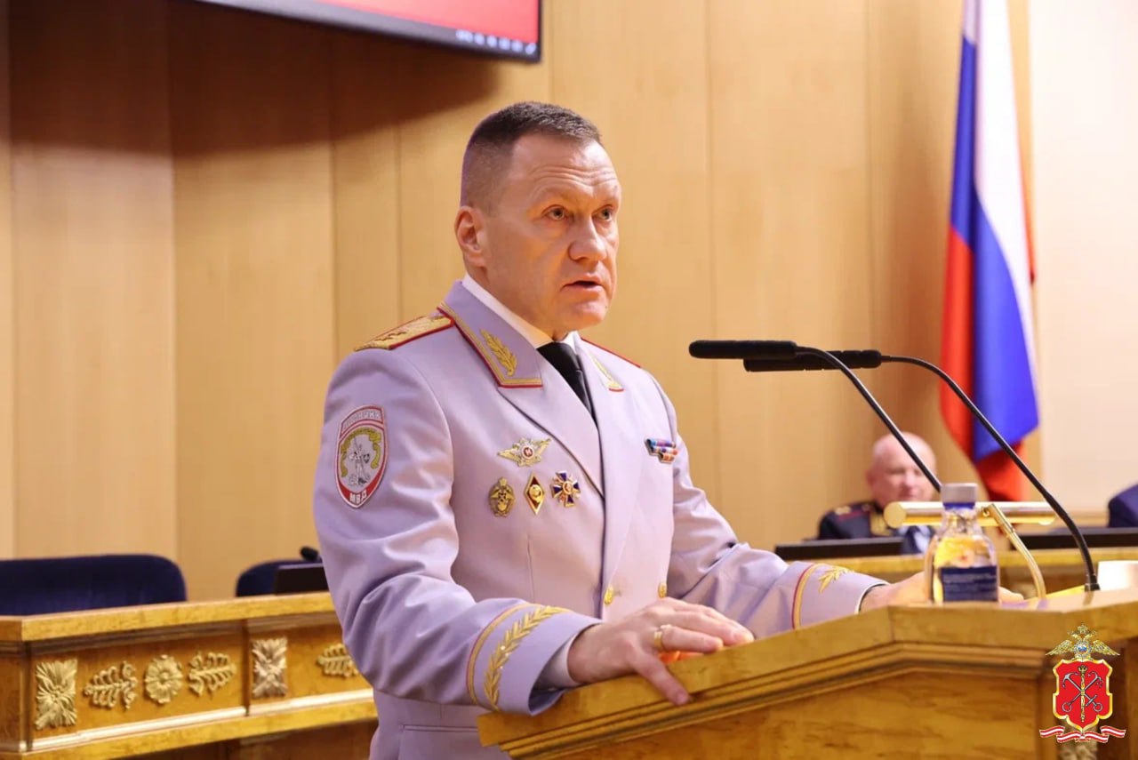 В преддверии профессионального праздника полицейские Ленинградской области приняли участие в торжественном собрании в Правительстве региона В преддверии профессионального праздника полицейские Ленинградской области приняли участие в торжественном собрании в Правительстве региона