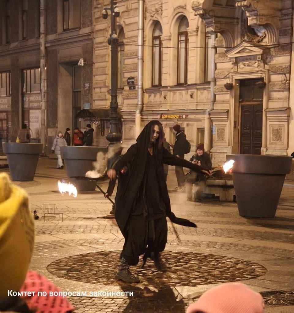 В центре Петербурга провели рейд по уличным музыкантам В центре Петербурга провели рейд по уличным музыкантам