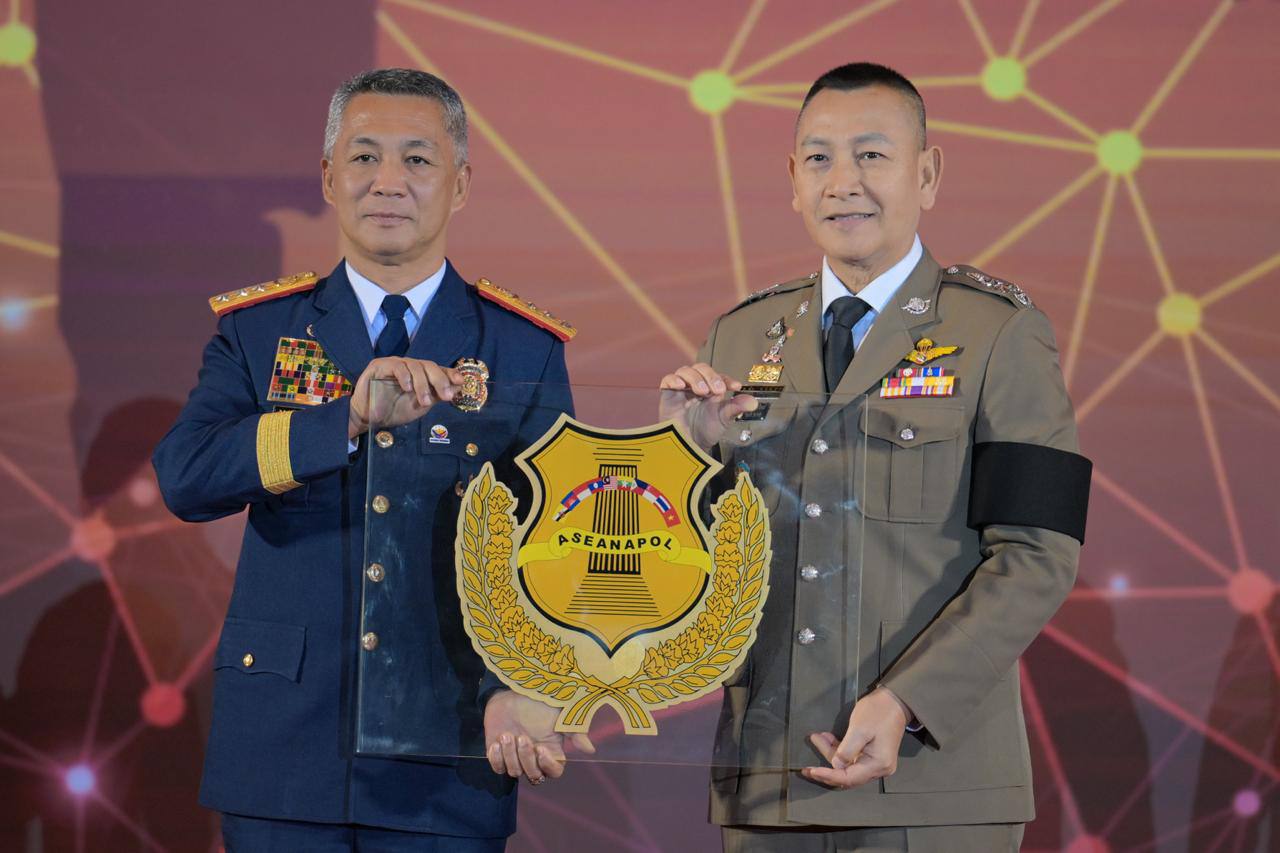 Ирина Волк: Фото заключительного дня 43-й конференции АСЕАНОПОЛ в Бангкоке, в работе которой приняла участие делегация Министерства внутренних дел Российской Федерации под руководством нашего Министра Владимира Колокольцева Ирина Волк: Фото заключительного дня 43-й конференции АСЕАНОПОЛ в Бангкоке, в работе которой приняла участие делегация Министерства внутренних дел Российской Федерации под руководством нашего Министра Владимира Колокольцева