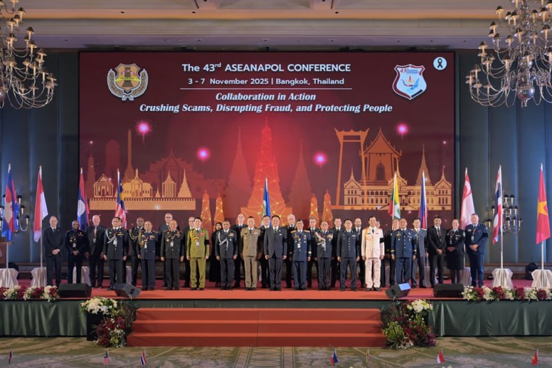 4-6 ноября делегация МВД России во главе с Министром В.А.Колокольцевым приняла участие в 43-й конференции Ассоциации национальных полиций стран — участниц АСЕАН (#АСЕАНАПОЛ) в г. Бангкоке 4-6 ноября делегация МВД России во главе с Министром В.А.Колокольцевым приняла участие в 43-й конференции Ассоциации национальных полиций стран — участниц АСЕАН (#АСЕАНАПОЛ) в г. Бангкоке