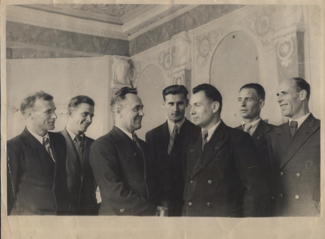 Посмотреть часть уникальных фотографий из числа представленных на экспозиции вы можете в нашей подборке! Посмотреть часть уникальных фотографий из числа представленных на экспозиции вы можете в нашей подборке!