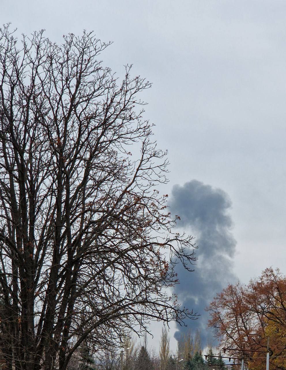 Мощные взрывы в оккупированной ВСУ Дружковке ДНР, работают "Герани" Мощные взрывы в оккупированной ВСУ Дружковке ДНР, работают "Герани"