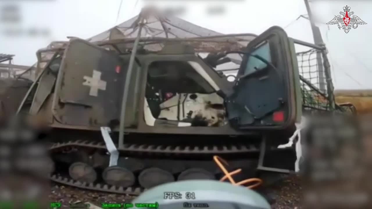 На Красноармейском направлении расчеты ударных FPV-дронов 3-й отдельной гвардейской бригады специального назначения группировки войск «Центр» уничтожили боевую бронированную машину «Викинг» формирований ВСУ