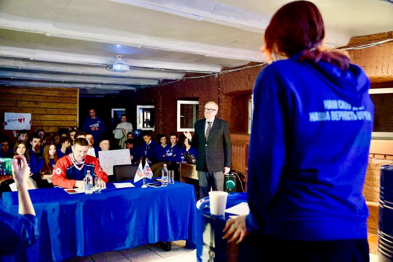 Виталий Милонов: Молодёжные дебаты - школа лидерства и аргументации Виталий Милонов: Молодёжные дебаты - школа лидерства и аргументации