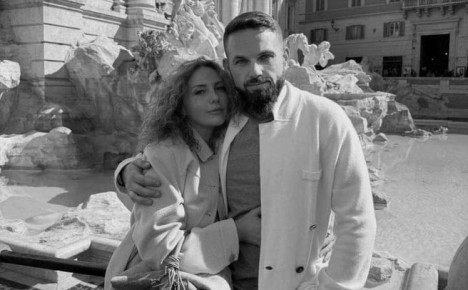 Он зарабатывал деньги, она воспитывала детей