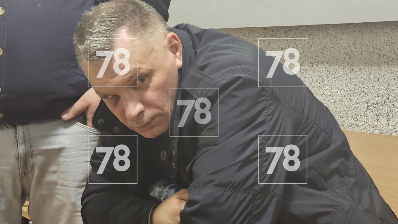 В Октябрьском районном суде избирают меру пресечения одному из подозреваемых в убийстве криптомошенника Новака