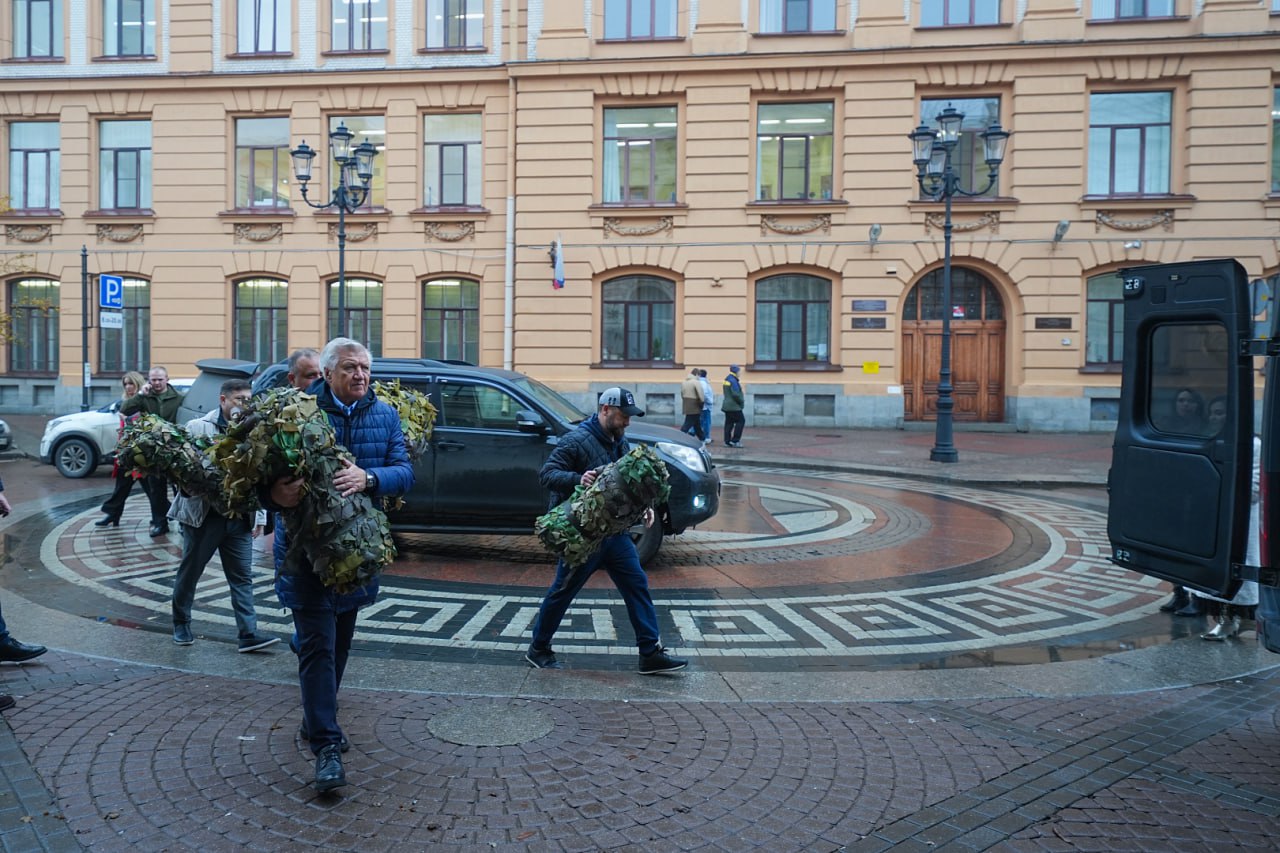 Из Санкт-Петербурга отправился 79-й гуманитарный конвой для поддержки бойцов СВО и жителей Курской области, пострадавших от обстрелов Из Санкт-Петербурга отправился 79-й гуманитарный конвой для поддержки бойцов СВО и жителей Курской области, пострадавших от обстрелов