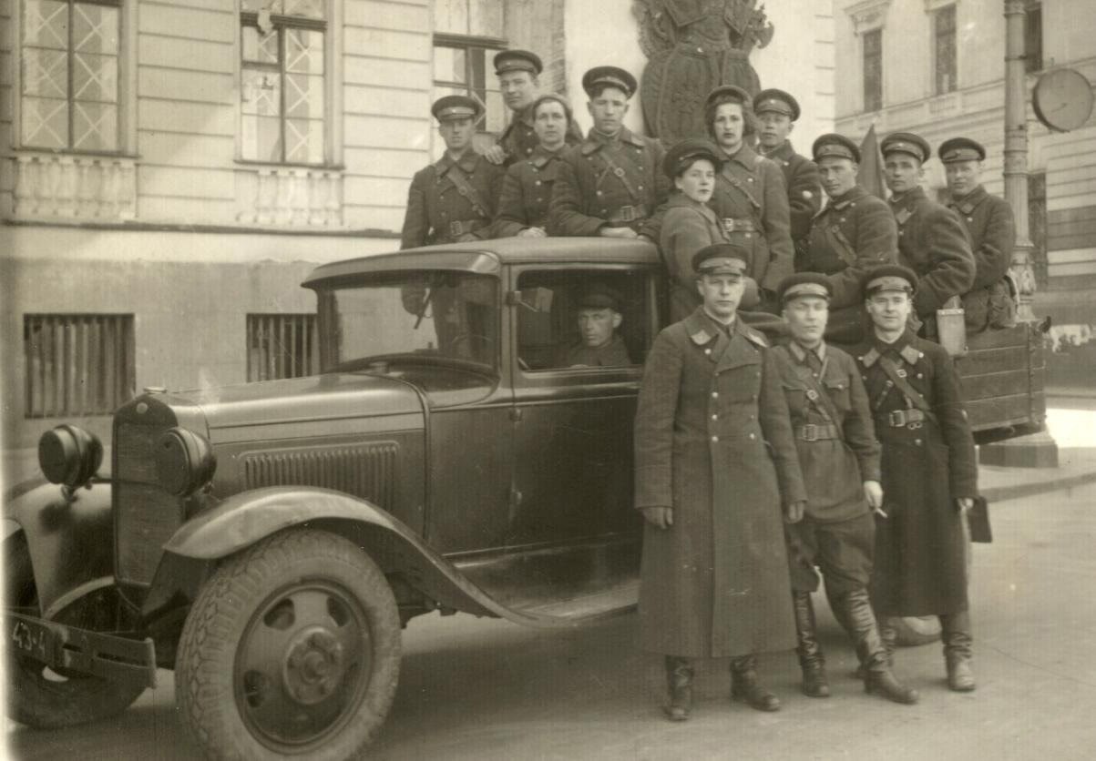 Посмотреть часть уникальных фотографий из числа представленных на экспозиции вы можете в нашей подборке!