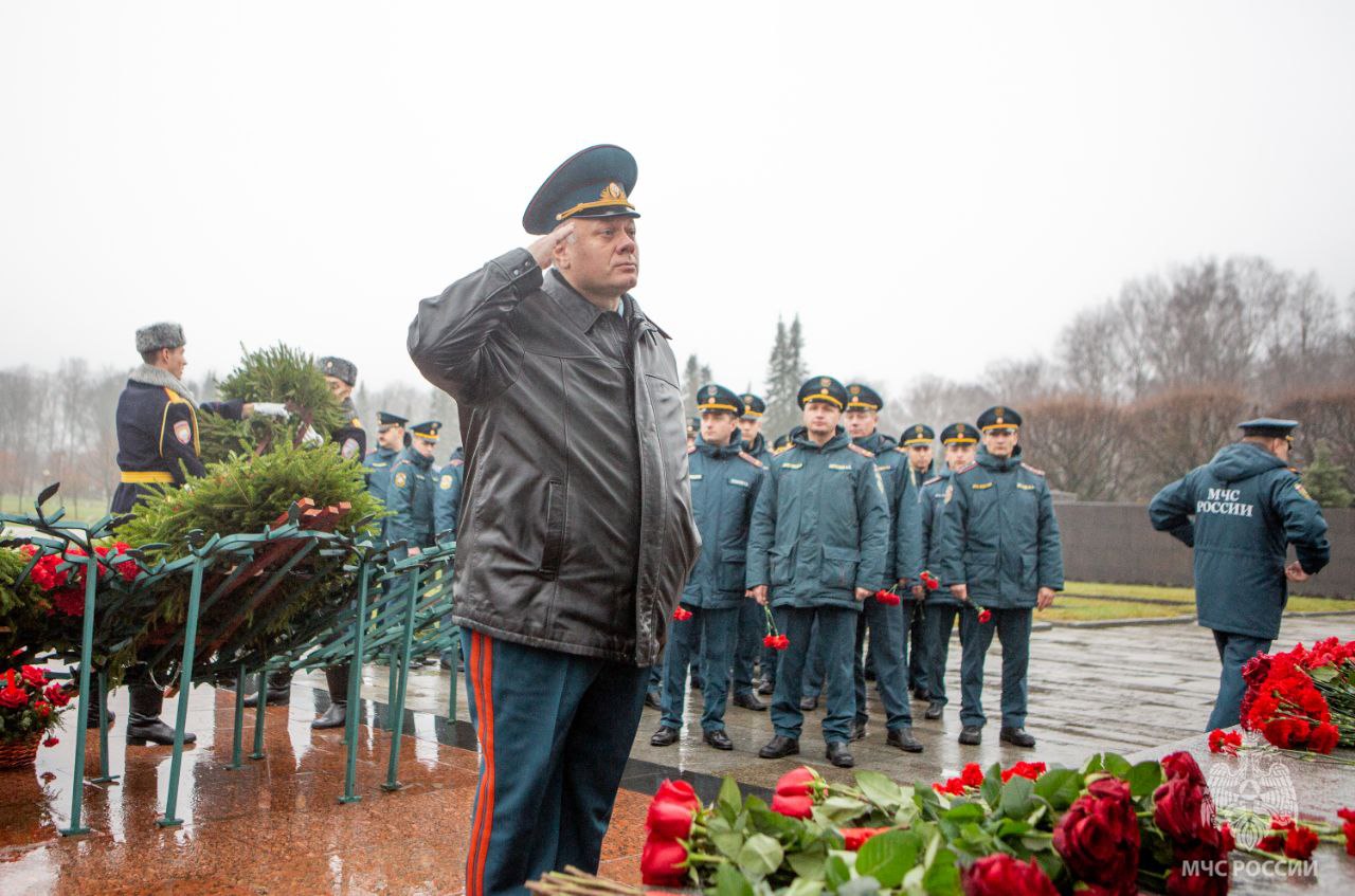 МЧС Санкт-Петербурга. Подписывайся на МЧС России в MAX | ВК МЧС Санкт-Петербурга. Подписывайся на МЧС России в MAX | ВК