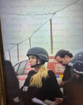 Юлия Витязева: Фото Анджелины Джоли под антидроновой сеткой в Херсоне прям так и просится на постер к социальной рекламе «Скажи наркотикам и хохлам нет»