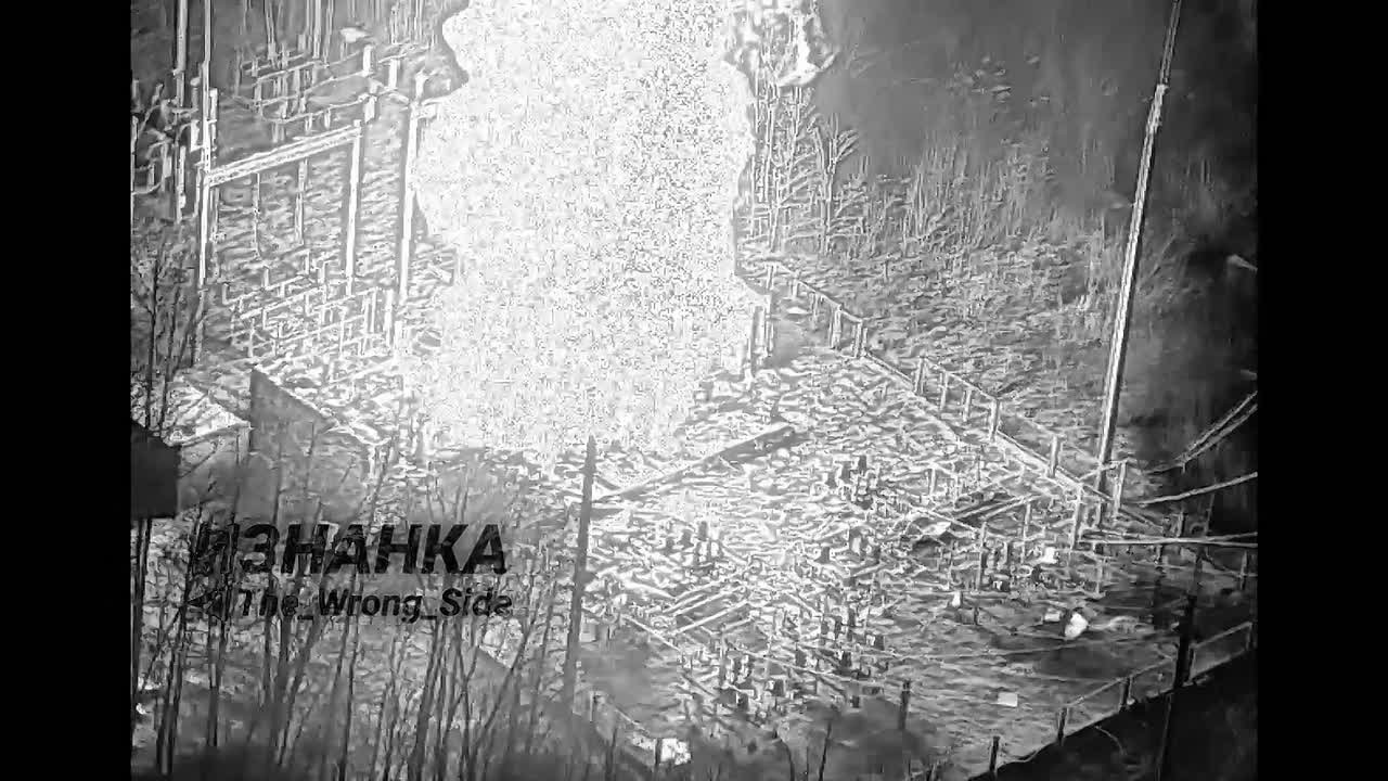 На кадрах ОК точный прилёт "Герани", уничтоживший электроподстанцию в районе н.п. Хриповка Черниговской области