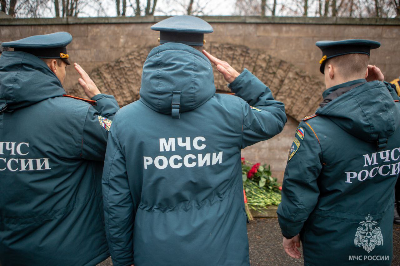 МЧС Санкт-Петербурга. Подписывайся на МЧС России в MAX | ВК МЧС Санкт-Петербурга. Подписывайся на МЧС России в MAX | ВК