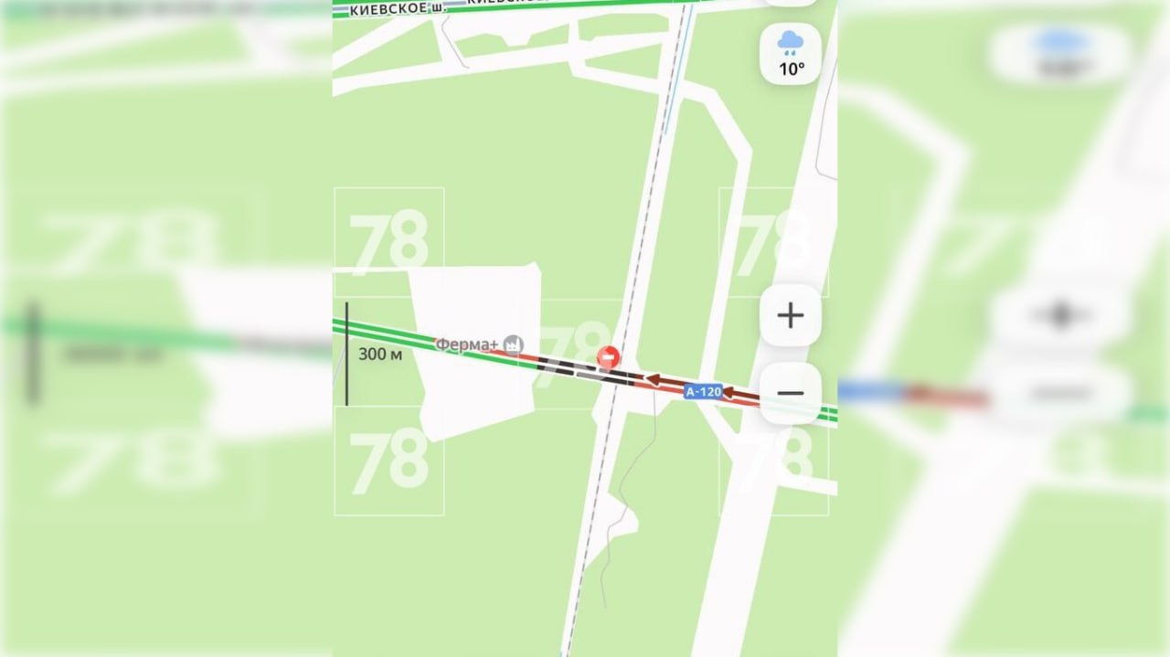 В Ленобласти легковой автомобиль столкнулся с товарняком