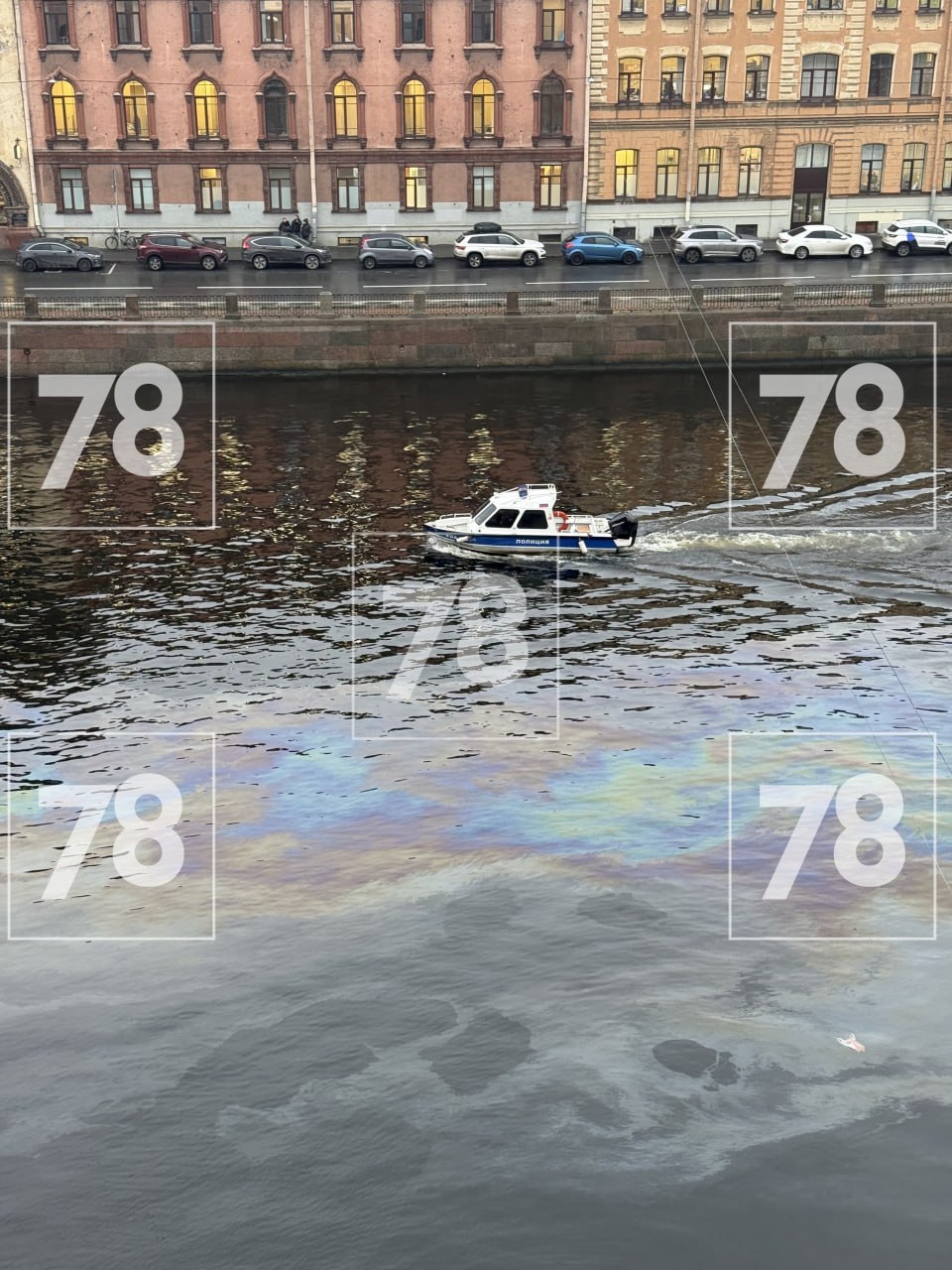 Прокуратура организовала проверку после разлива нефти в Фонтанке