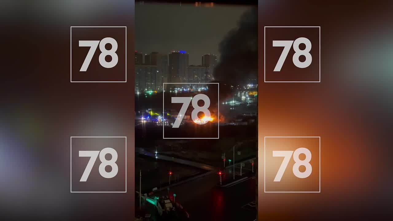 В Мурино горело здание автосервиса на общей площади 160 «квадратов»