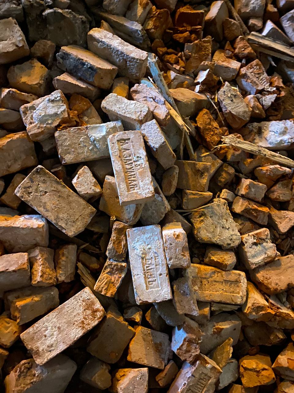 Дом Лялевича демонтировали весь день «для обеспечения безопасности» Дом Лялевича демонтировали весь день «для обеспечения безопасности»