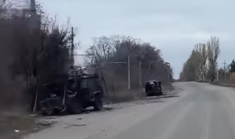 Кадры со стороны противника: пораженная техника ВСУ в черте города Константиновка Кадры со стороны противника: пораженная техника ВСУ в черте города Константиновка