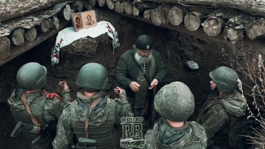 Как русские штурмовики идут на выполнение боевой задачи