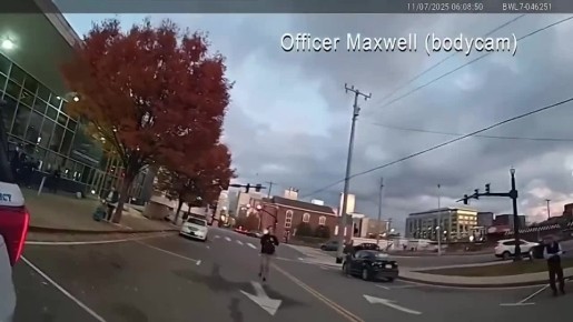 В США полицейские застрелили молодого человека, который притворно прицелился в них, сложив пальцы в виде пистолета