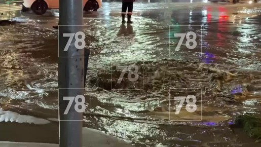 Дорогу на Энгельса залило водой