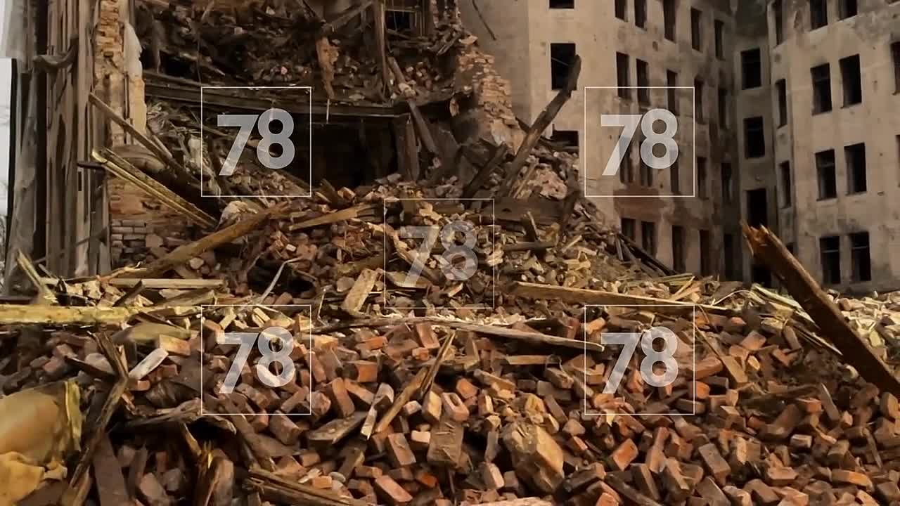 Снос части дома на Розенштейна, где ранее рухнули перекрытия и стена, продлится ещё около суток