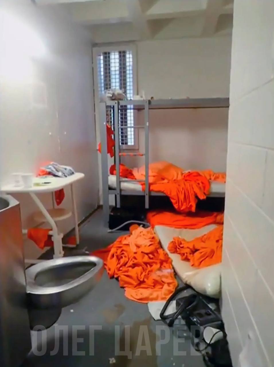 Олег Царёв: В 2019 году окружная прокуратура Манхэттена предлагала финансисту Эпштейну, обвиняемому в сексуальной эксплуатации, насилии и тд, сделку: свободу в обмен на показания против Дональда Трампа, — пишет New York Post