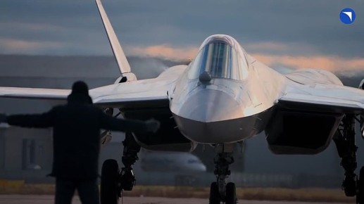 "Интеллект конструктора и мастерство пилота" — ОАК показал кадры тренировочного полёта истребителя пятого поколения Су-57 в преддверии авиасалона "Dubai Airshow 2025"