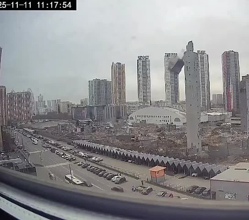 Олег Царёв: Во время сноса комплекса Снежком в подмосковном Красногорске откололся огромный кусок конструкции и разбился о землю