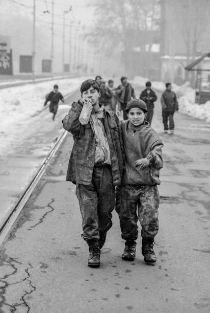 «Человеческое сафари» — в 1990-х годах, во время войны в Боснии и Герцеговине состоятельные европейцы, включая итальянцев, платили десятки тысяч евро за возможность пострелять в людей в осажденном Сараево «Человеческое сафари» — в 1990-х годах, во время войны в Боснии и Герцеговине состоятельные европейцы, включая итальянцев, платили десятки тысяч евро за возможность пострелять в людей в осажденном Сараево