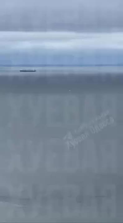 «Герберы» тоже могут. На днях в чатах Одессы делились наблюдением о том, что российский дрон целый час абсолютно спокойно нарезал круги над городом