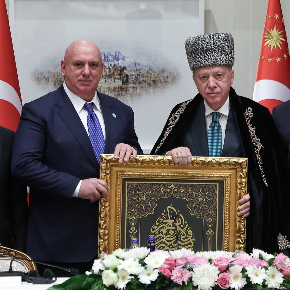 Папаха и «Великий Туран»: очередная серия турецкого сериала