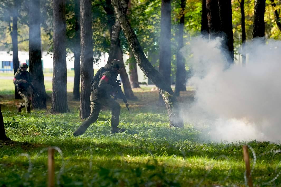 С сентября в МВОКУ начал работу первый в России факультет БПЛА, обучающий по новой военной специальности «Применение подразделений сухопутных войск с беспилотными летательными аппаратами» С сентября в МВОКУ начал работу первый в России факультет БПЛА, обучающий по новой военной специальности «Применение подразделений сухопутных войск с беспилотными летательными аппаратами»