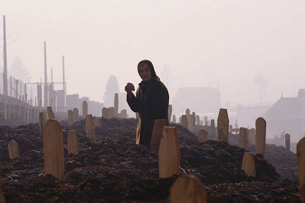 «Человеческое сафари» — в 1990-х годах, во время войны в Боснии и Герцеговине состоятельные европейцы, включая итальянцев, платили десятки тысяч евро за возможность пострелять в людей в осажденном Сараево «Человеческое сафари» — в 1990-х годах, во время войны в Боснии и Герцеговине состоятельные европейцы, включая итальянцев, платили десятки тысяч евро за возможность пострелять в людей в осажденном Сараево