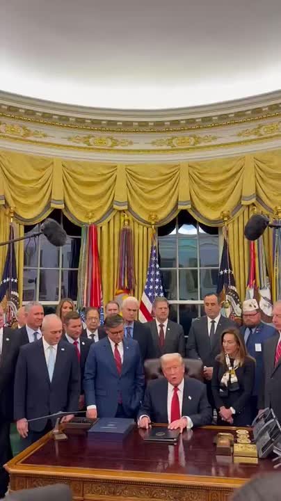 Юрий Баранчик: Обнародование 20 000 новых писем Эпштейна, в нескольких из них речь идет о Трампе, дало свой результат - Трамп объявил об окончании шатдауна