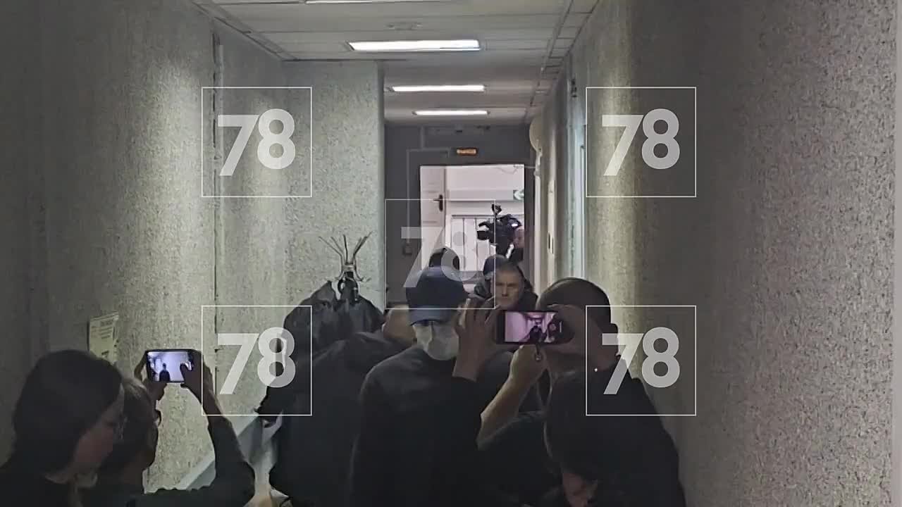 Начальника пресс-службы петербургской полиции доставили в Октябрьский районный суд