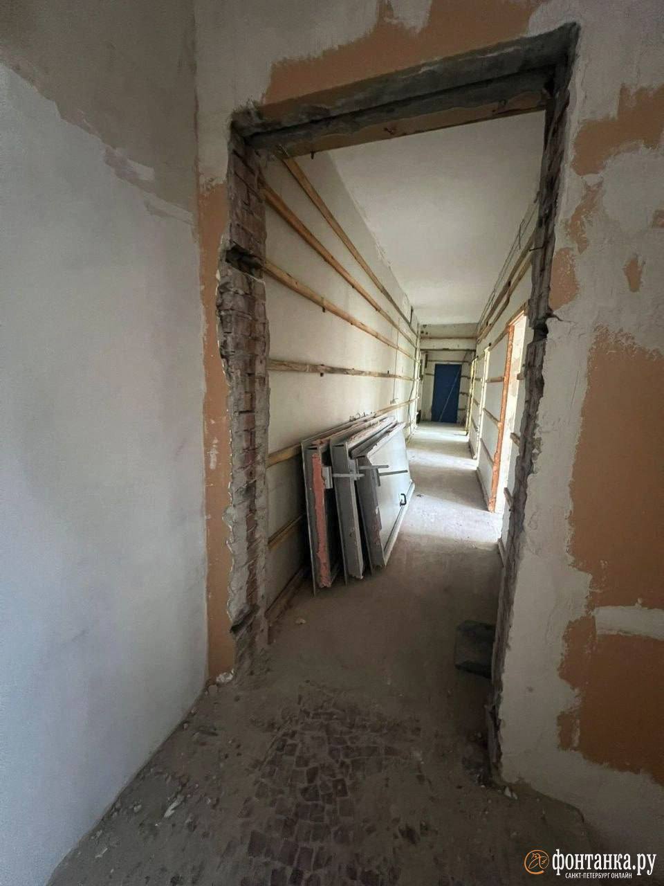 Летом приют для бездомных кошек «Новый дом» получил от города новое помещение — к декабрю они должны перебраться на Белградскую, 30. Во время переезда оказалось, что здание не готово принять хвостатых: в помещении нет ни... Летом приют для бездомных кошек «Новый дом» получил от города новое помещение — к декабрю они должны перебраться на Белградскую, 30. Во время переезда оказалось, что здание не готово принять хвостатых: в помещении нет ни...