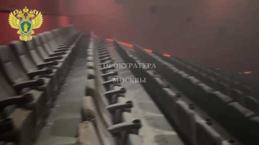 Провел дома обыск по видеосвязи и сфотографировал банковскую карту отца — 16-летний парень, который поджег кинозал в московском ТЦ, рассказал, что его действиями управляли мошенники