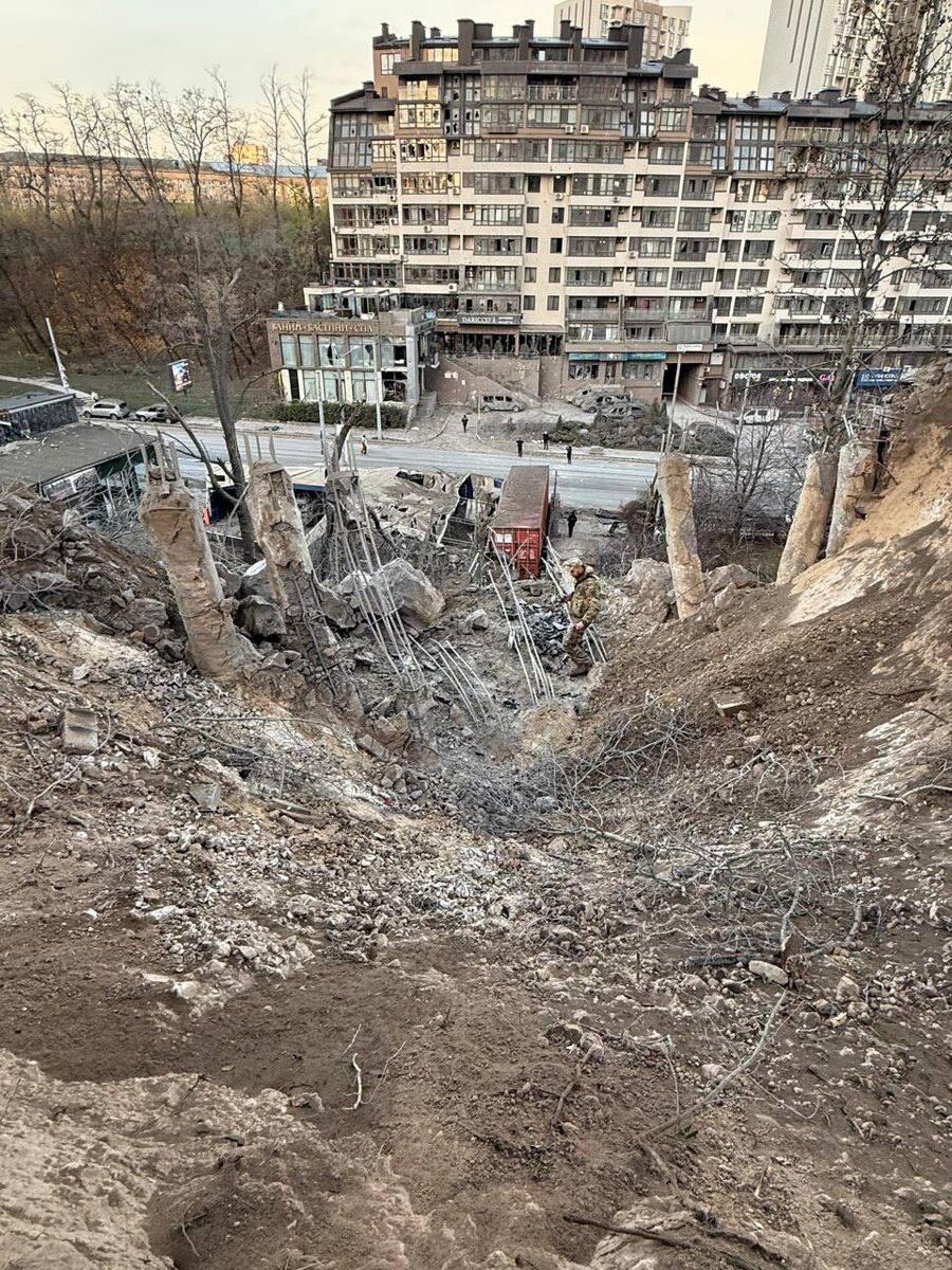 Фейк: Россия атаковала посольство Азербайджана в Киеве ракетой «Искандер» Фейк: Россия атаковала посольство Азербайджана в Киеве ракетой «Искандер»