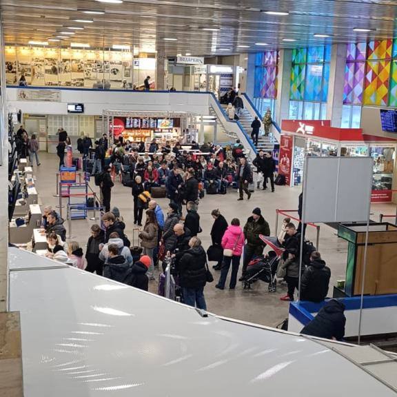 Из-за сильной метели в Мурманске задержано несколько рейсов в Архангельск, Москву и Петербург Из-за сильной метели в Мурманске задержано несколько рейсов в Архангельск, Москву и Петербург