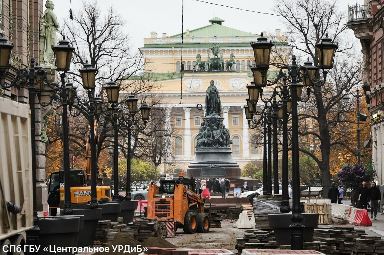 На Малой Садовой улице начался ремонт — «гуляющих» плит больше не будет