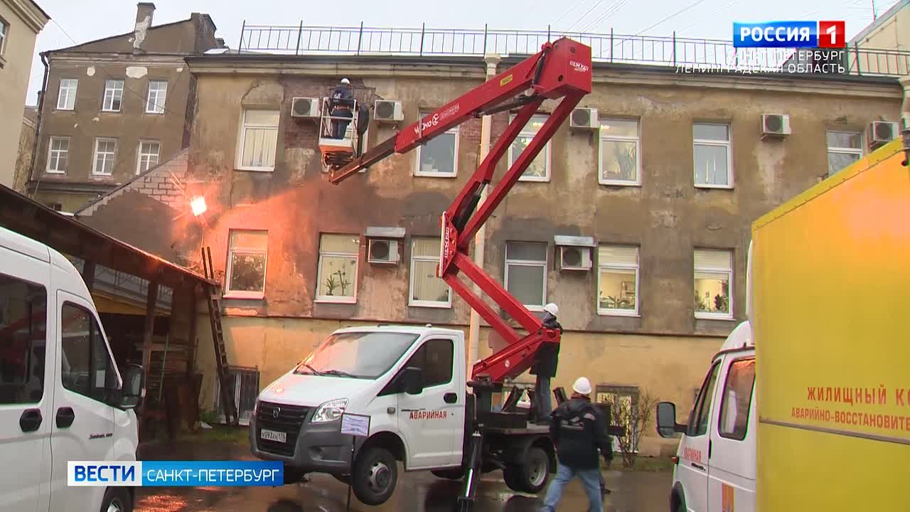 В Жилищном комитете показали, как сотрудники ликвидируют серьезные коммунальные аварии